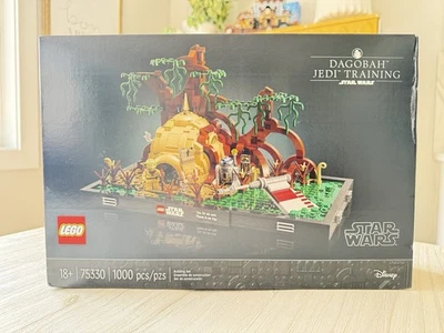 LEGO Star Wars: Dagobah Jedi Training Diorama (75330) Luke Skywalker Yoda R2D2 - Image 1 of 4