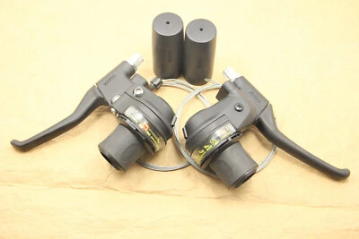 Suntour TX-SX10 3 X 6 Speed Twist Grip Shifter Bicycle Bike Shifter Set - Image 1 of 4