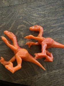 Fisher-Price Imaginext Shreds The Orange Raptor Velociraptor Lotto di 2 - Foto 1 di 6