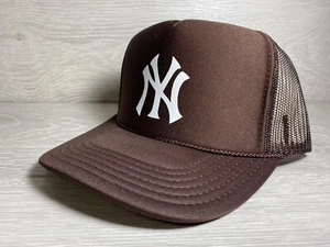NUEVA YORK YANKEES GORRA MARRÓN SOMBRERO 5 PANELES CORONA ALTA CAMIONERO SNAPBACK VINTAGE - Imagen 1 de 2
