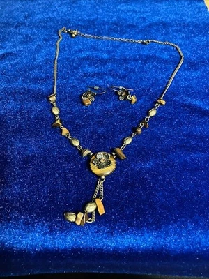 Avon Tiger's Eye Floral Y-Drop Necklace & Earrings set — 第 1/4 张图片