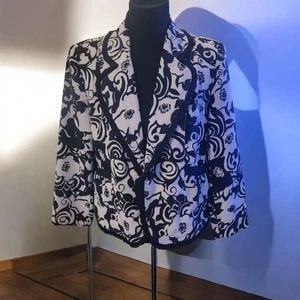 Kim Rogers Lined Black and White Floral Blazer Size 8P - Picture 1 of 7