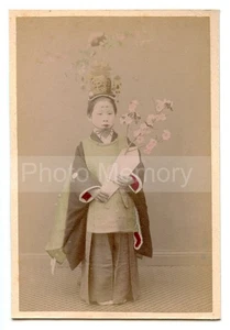 Japon : Enfant Chigo en habit traditionnel - Photo ancienne couleurs rehaussée - Picture 1 of 2