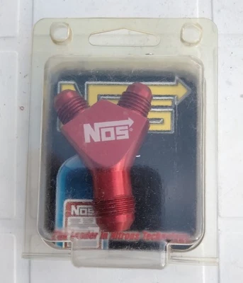 NOS Y BLOCK -8AN  MALE INLET  X 2 -6 MALE AN  OUTLETS RED ANODIZED   PT#17841NOS - Image 1 of 2
