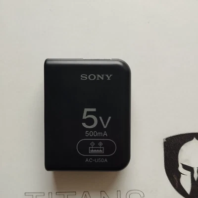 Adaptador de corriente Sony AC 100-240V DC 5v 500mA para Walkman USB (AC-U50A) enchufe de Estados Unidos Foto 1 de 4