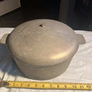 Dutch Oven Cast Aluminum 4 Quart Streamline  - Picture 1 of 6