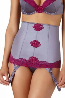 AUBADE SERRE TAILLE / PORTE JARRETELLE FRISSON DE L'EST TAILLE S REF R752 - Photo 1/2