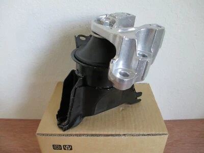 2012-2015 -- HYDRAULIC RIGHT UPPER ENGINE MOUNT FOR HONDA CR-V (2.4L, L4. A/T). - Image 1 of 4