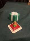 2002 Fisher Price Little People Christmas Village Present With Puppy