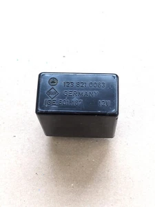 Mercedes Benz W123 Relais Impulsgeber Scheibenwischer 1238210063 - Bild 1 von 3