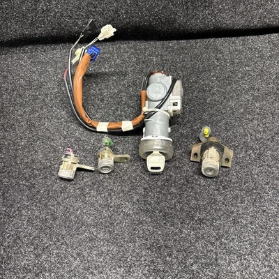 Interruptor de encendido Subaru Impreza Outback 2002-2007 con llave 2 cerraduras de puertas y maletero OEM Foto 1 de 4