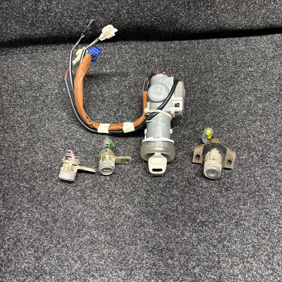 Interruptor de encendido Subaru Impreza Outback 2002-2007 con llave 2 cerraduras de puertas y maletero OEM Foto 1 de 4