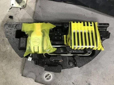 TOYOTA Prius Alpha 2012 DAA-ZVW41W Toolkit [Used] [PA58712784] - Image 1 of 3