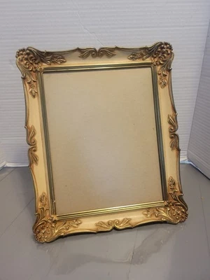 Marco de fotos barroco vintage de metal ornamentado dorado 8x10 con vidrio Hollywood Regency  Foto 1 de 4