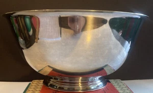 10” Wm Rogers Silver plated Bowl.Paul Revere Style With Plastic Bowl Insert. 5”T - Picture 1 of 7