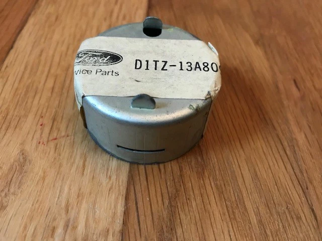 Ford P350 P500 1971 1972 placa de botón de bocina nuevo de lote Foto 1 de 1