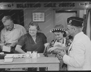 Hollywood Smiles Photo Booth 8x10 Nachdruck des alten Fotos - Bild 1 von 1