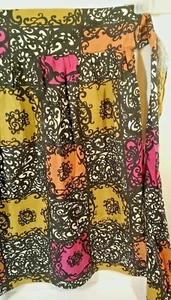 Delantal Hecho a Mano 1/2 Tela Cortley Años 60 Color y Filigrana Negra Cintura 72 Pulgadas  - Imagen 1 de 6