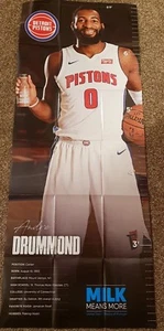 ANDRE DRUMMOND - POSTER CRESCITA DETROIT PISTONS - OMAGGIO STADIO 2018/2019 - Foto 1 di 3