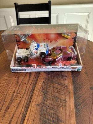 Transformers Universe Ultra Magnus Vs Treadshot Battle In A Box 2004 MISB New - Image 1 of 4