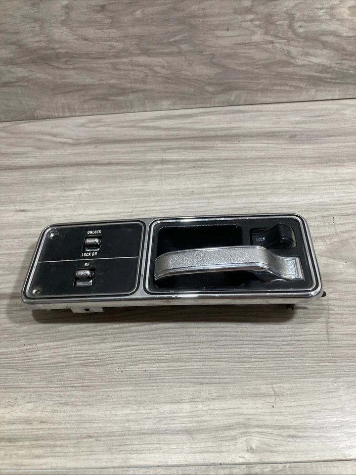 Jeep Cherokee XJ 1984-1996 interruptor de ventana de pasajero manija de puerta e interruptor de bloqueo OEM Foto 1 de 4