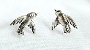 Sterling Silver Screw Back Bird Earrings Swallow Blue Bird Flying EUC Vintage - Picture 1 of 6