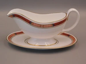 ROYAL WORCESTER BEAUFORT RED GRAVY BOAT AND SAUCER. - Picture 1 of 2
