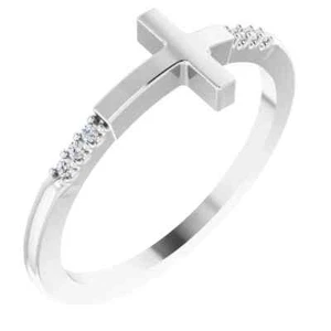 Anillo cruzado lateral apilable de diamantes en oro blanco de 14 K - Imagen 1 de 5