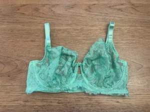Victoria's Secret Parasail Teal Lace 34DDD Dream Angels Unlined Demi Bra VS!!! - Picture 1 of 2