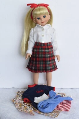 Boneca loira 13" Tonner Betsy McCall BARBARA com lote de roupas extras (R) - Imagem 1 de 4