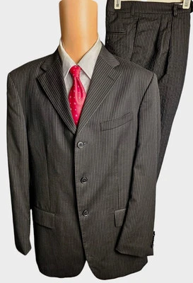 Oscar De La Renta 100% Wool 2 Piece Suit Mens 41R Chalk Stripe Professional - Image 1 of 4