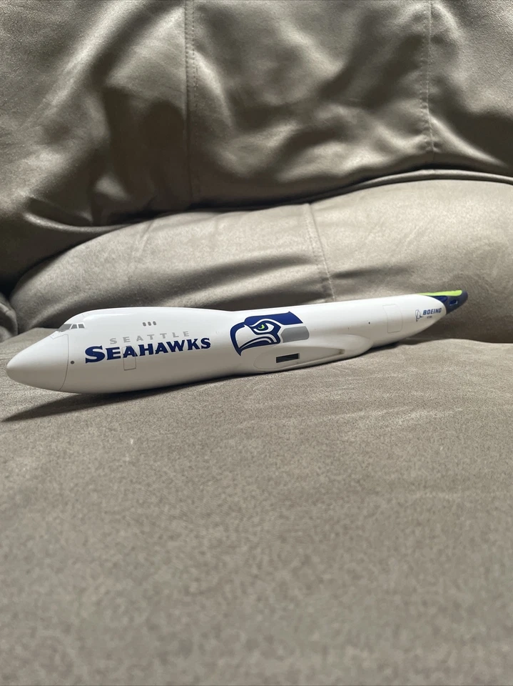 Hogan 1/200 Plane Boeing B747-8 Seattle Seahawks    Note: Missing Parts - Image 1 of 3
