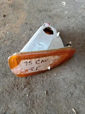 95 96 97 98 99 Cavalier Right Passenger Side Marker Light OEM 16518020 - Image 1 of 4