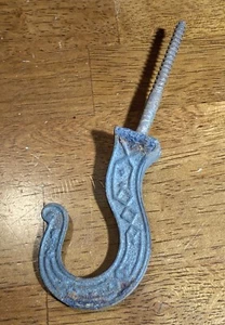 GANCIO DA SOFFITTO vintage ornato vittoriano in ghisa per appendere lampada ad olio - Foto 1 di 7