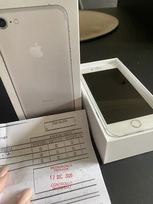 Apple iPhone 7 - 32GB - Argento (Mai Sbloccato) - Immagine 1 di 4