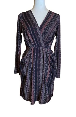 Vestido envolvente negro manga larga estampado BCBGeneration talla para XS Foto 1 de 4