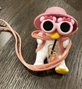 Cool Swinging Duck Car Hanging Ornament, Pendant Interior Rearview Mirror Decora - Picture 1 of 2