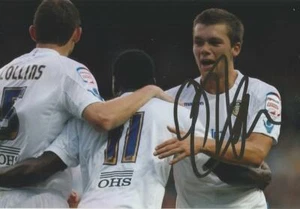 LEEDS: JONNY HOWSON SIGNED 6x4 ACTION PHOTO+COA - Picture 1 of 1