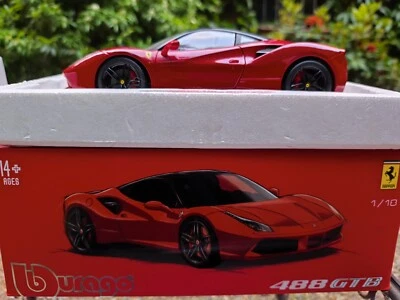 modellini Ferrari Burago 458GTB 1 :18 - Immagine 1 di 4
