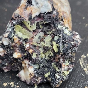 6.6 oz Wulfenite, gold and quartz mineral specimen, Vulture Ore AZ, #1L - Picture 1 of 4