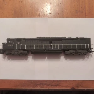 Athearn HO Scale Southern Pacific DD40 Diesel Locomotive # 9504 - Picture 1 of 24