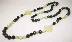 Collar de oro de 9 quilates de jadeíta y jade nefrita verde espinaca tallada china de colección - Imagen 1 de 6