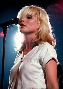 BLONDIE DEBBIE HARRY VINTAGE PHOTOGRAPHS COLOUR JOB LOT OF 5 LAMINATED - Picture 1 of 5