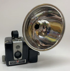 Vintage 1950's Kodak Brownie Hawkeye Camera with Original Flash & Cover - Picture 1 of 11