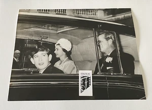 QUEEN ELIZABETH II & Prince Charles 1963 Original Photo Dalmas Agency (Stamp) - Picture 1 of 6