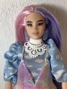 Mattel - Barbie Extra Doll #2 - Curvy, Articulated, Long Pink & Purple Hair - Picture 1 of 8