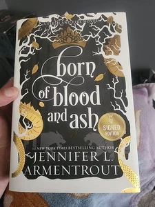 Born Of Blood And Ash Book Jennifer L. Armentrout SIGNED Barnes & Noble Edition - Bild 1 von 5