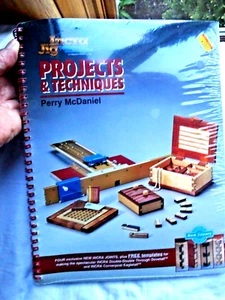 INCRA JIG PROJECTS AND TECHNIQUES- SPIRAL BOUND PAPERBACK -USB 751922190002 -NEW - Foto 1 di 2