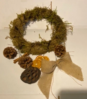 Christmas Holly Wreath kit 12" Natural Real Door Xmas Festive Decoration Fresh - Image 1 of 4