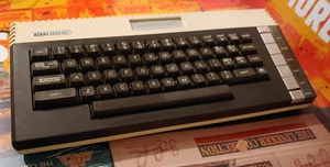 Computadora clásica de 8 bits ATARI 600 XL (con cable PA y TV) funciona 473 - Imagen 1 de 7